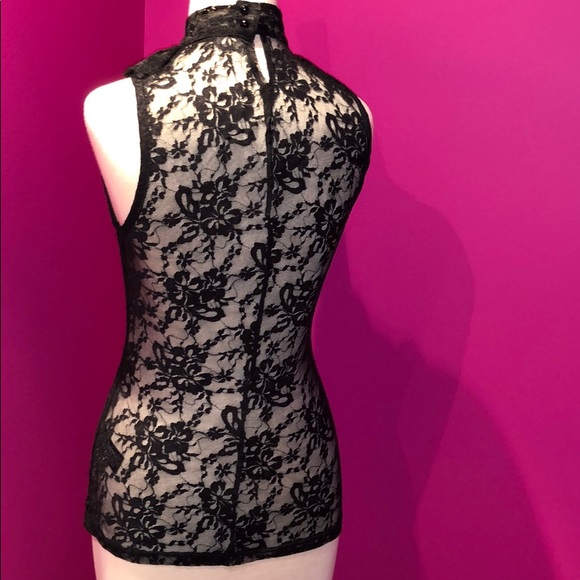 SOLD    Elegant LACE forever 21 Small blouse 💋 - Picture 3 of 6